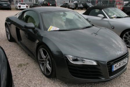 Mαύρο Audi R8 για τον Dovi